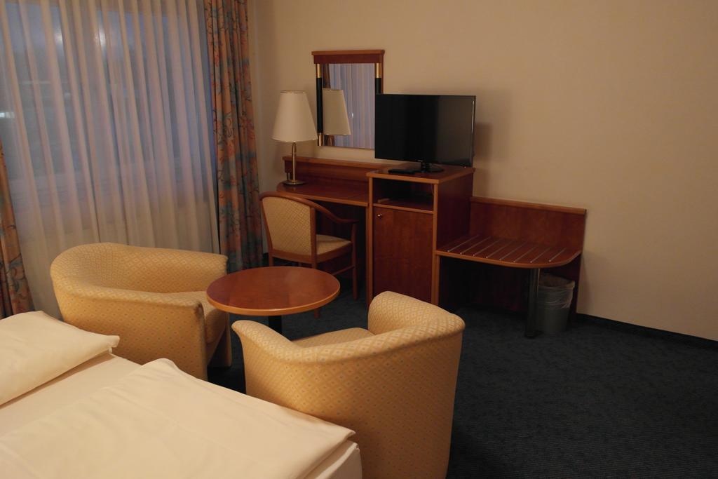 Hotel Jahnhaus Ланґенфельд Номер фото