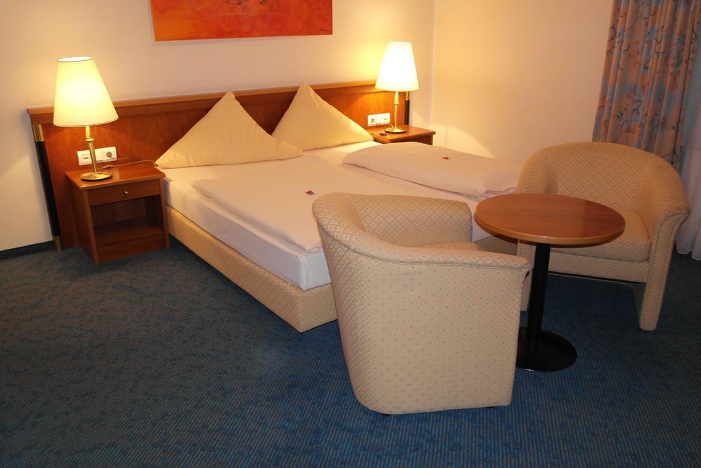 Hotel Jahnhaus Ланґенфельд Номер фото